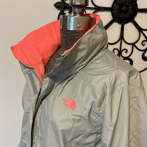 The North Face HyVent windbreaker/shell jacket, light grey/coral pink, Women's L - Picture 10 of 16